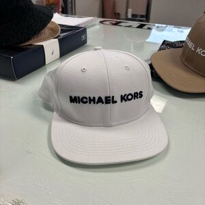 New Michael Kors Mens Black White Embroidered Snapback Baseball Hat Cap Casual